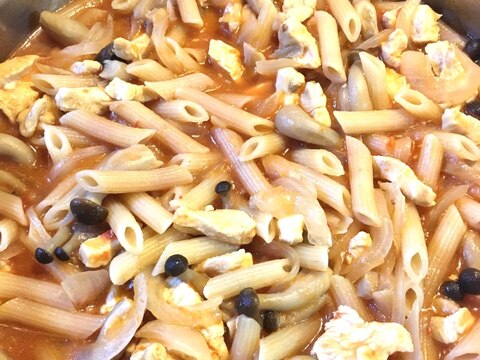 簡単！ペンネのパスタソース煮込み